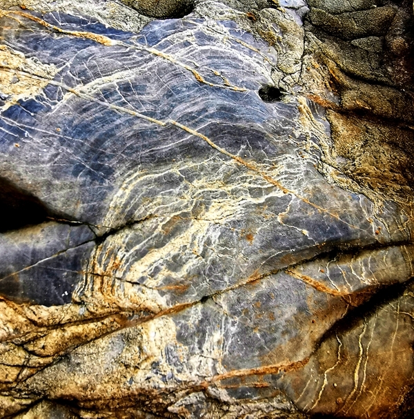 2-2 流大风门泥盆系地层标准剖面——层孔虫:生命的层叠_副本.jpg