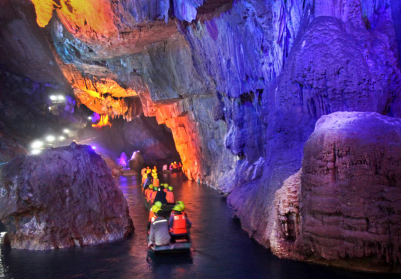 荔浦丰鱼岩景区