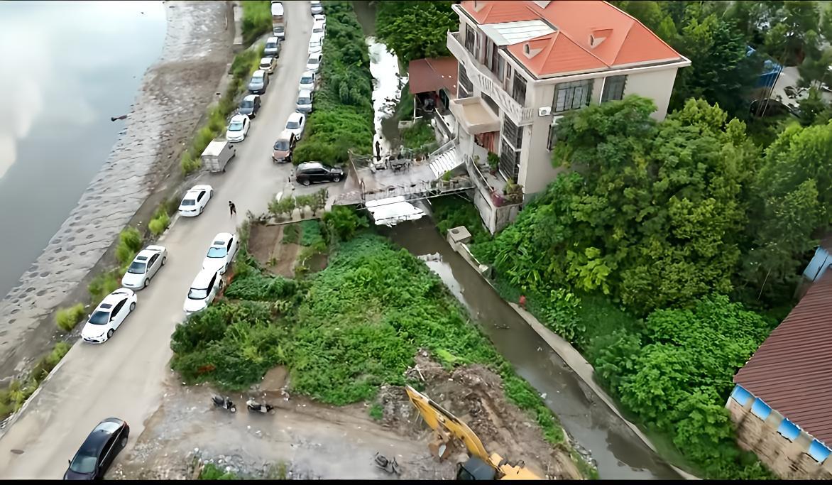 治理后的西干渠(牛尿圳段)消除了黑臭水体。韦善康 摄.jpg